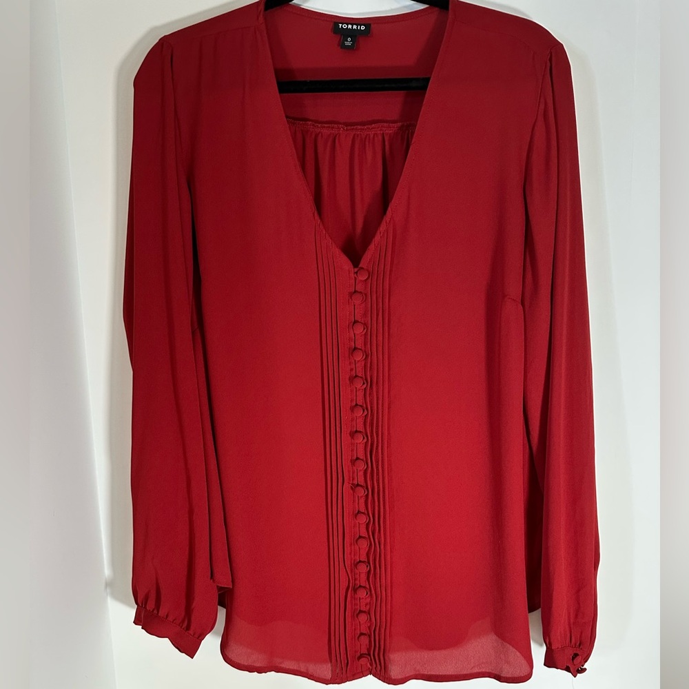 Women’s Torrid “Georgette” Vibrant Red Blouse long sleeves pleated front SZ 0=L